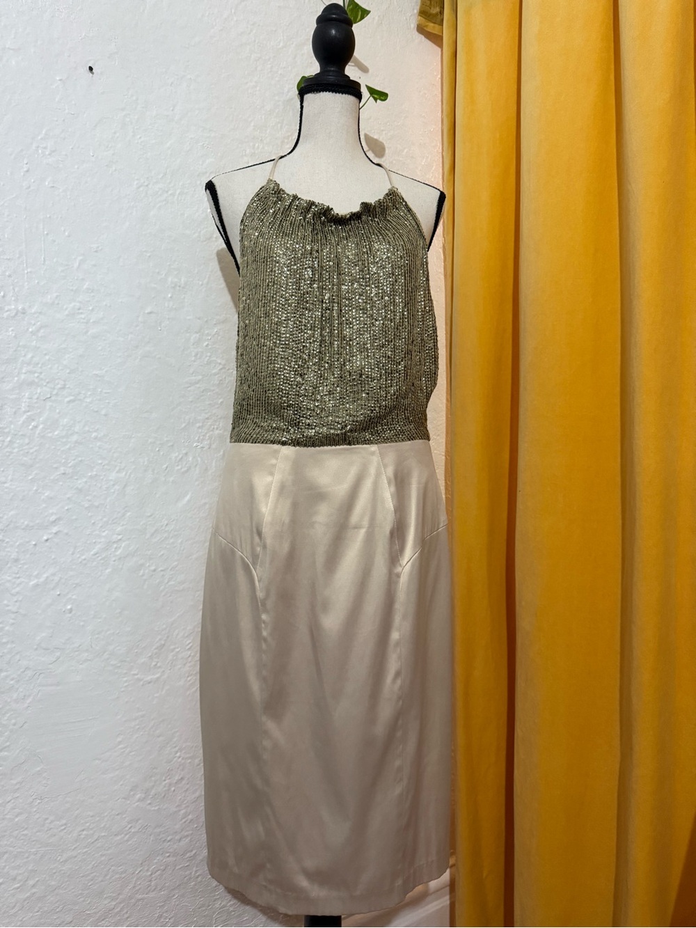 Black Halo Silk Knee-Length Sequin Dress Women’s Size 12